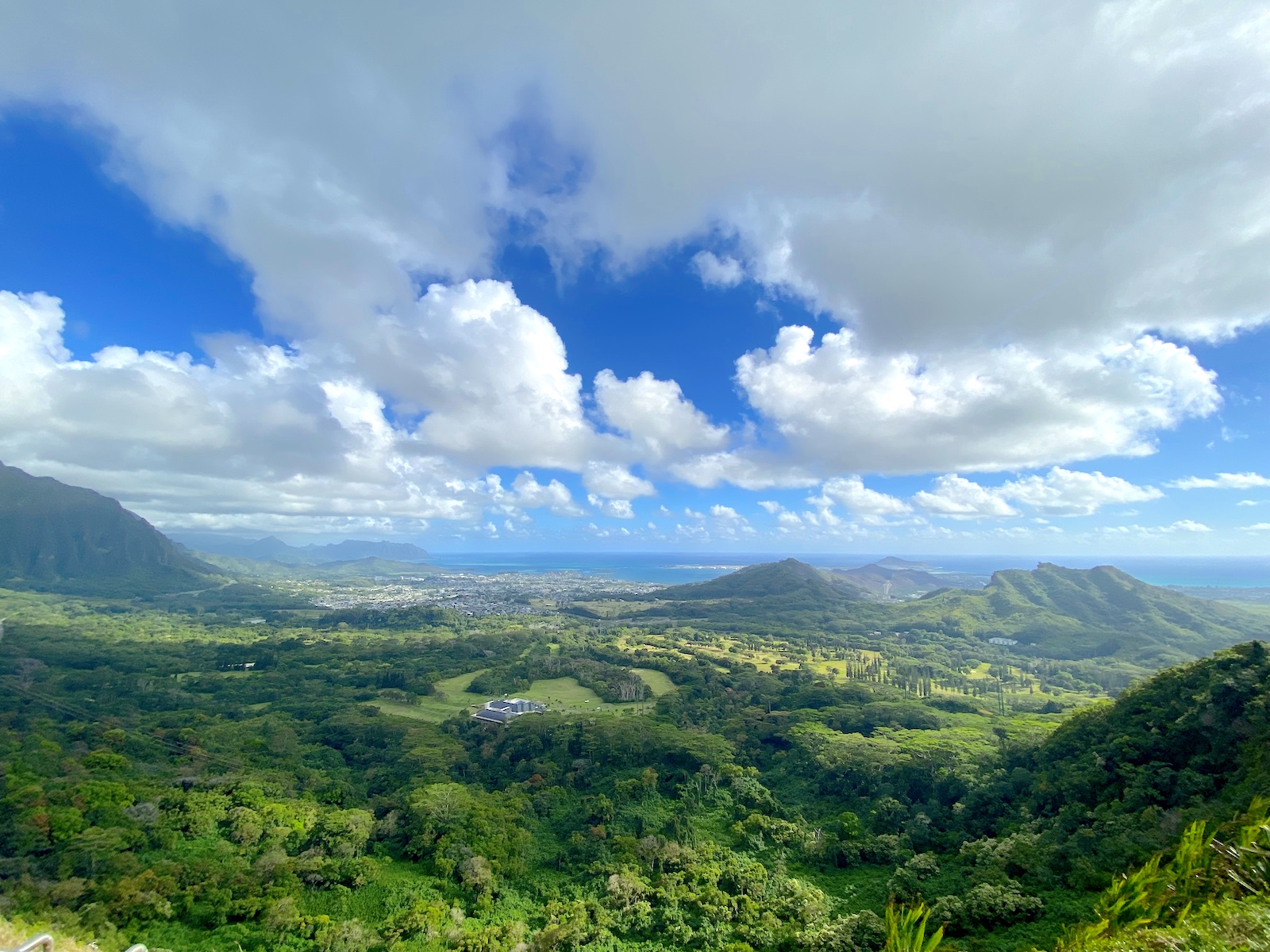 Nu‘uanu Pali Lookout, O’ahu