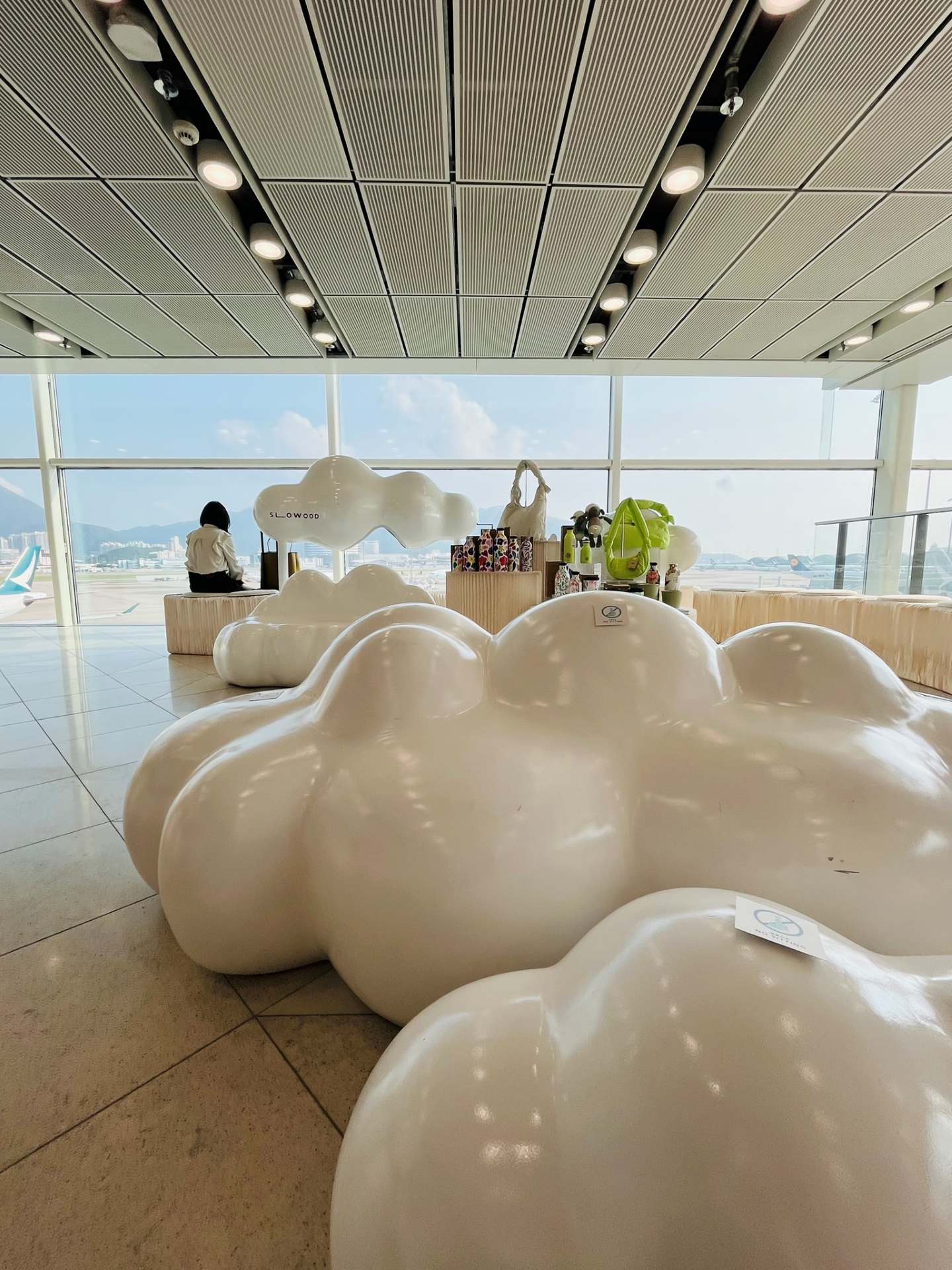 What to do at Hong Kong International Airport